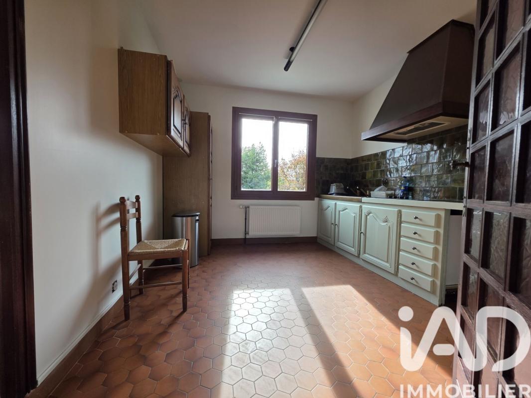 Maison 6 Pièce(s) Le Mesnil-Saint-Denis - Photo 1