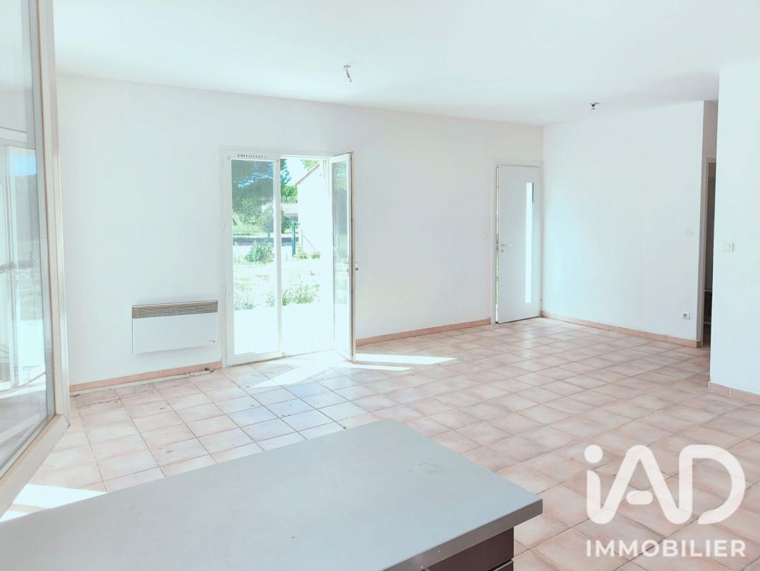 Maison 3 Pièce(s) Saint-Laurent-d'Aigouze - Photo 2