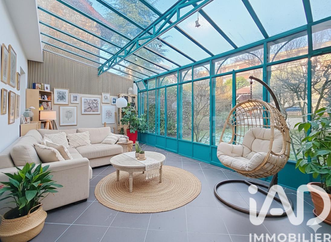 Maison 7 Pièce(s) Suresnes