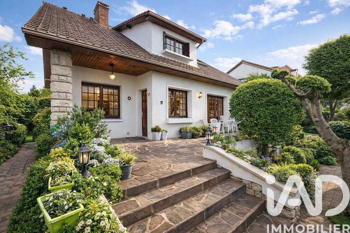 Maison 8 Pièce(s) Grigny