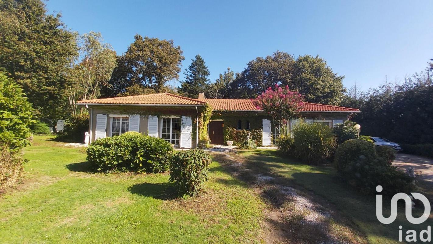 Maison 7 Pièce(s) Nieul-le-Dolent