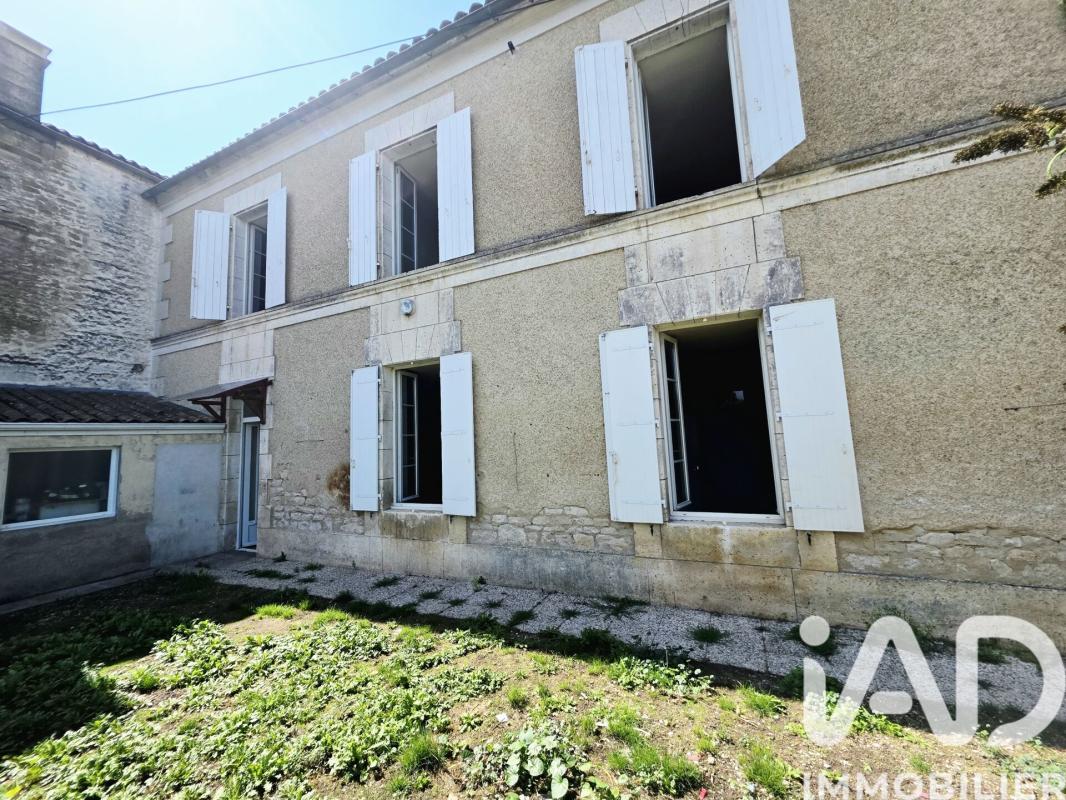 Maison de village 9 Pièce(s) Douzat