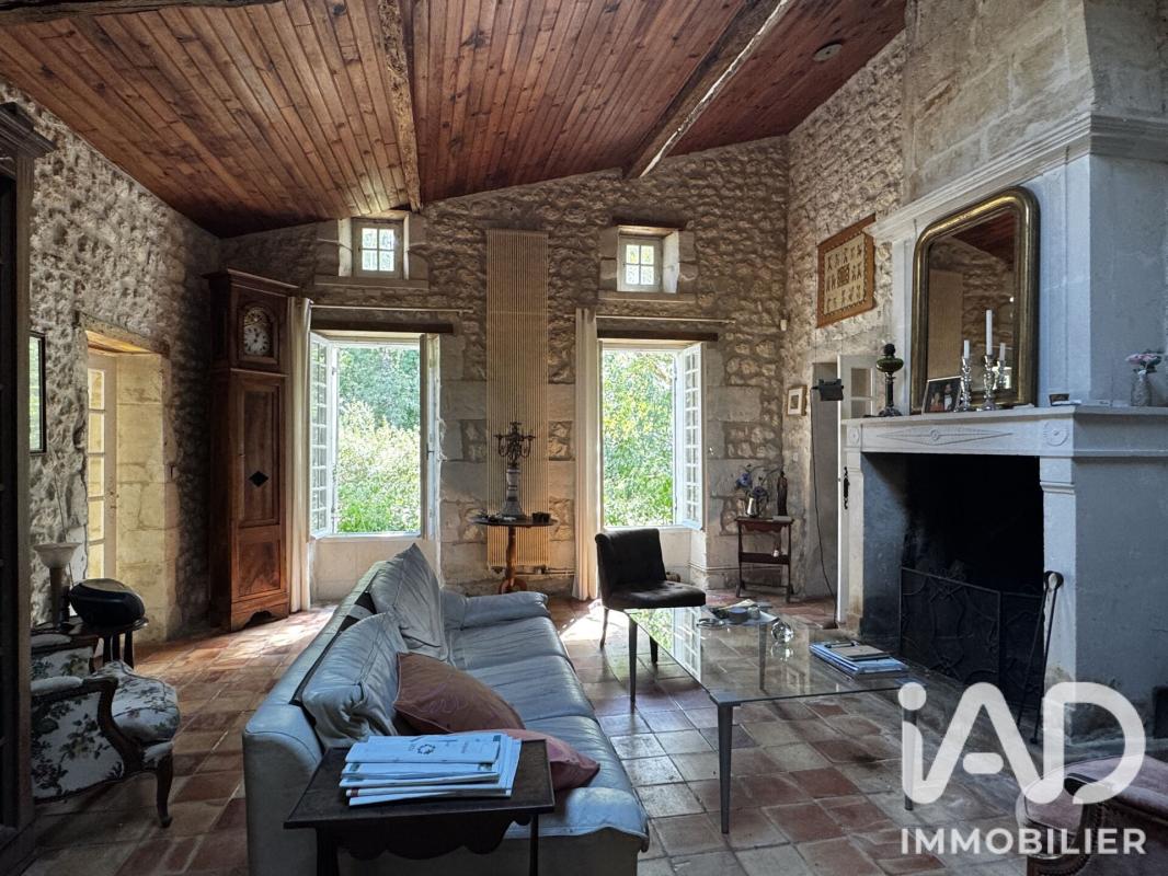 Maison 10 Pièce(s) Saint-Bonnet-sur-Gironde