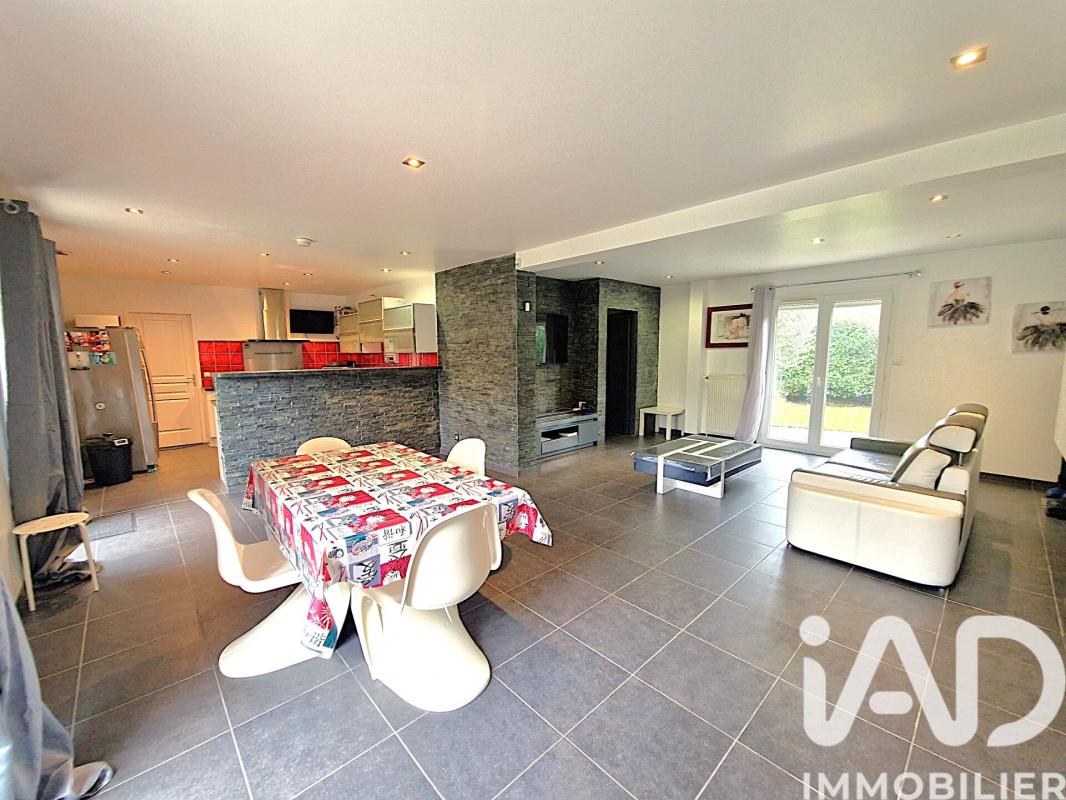 Maison 8 Pièce(s) Mandres-les-Roses