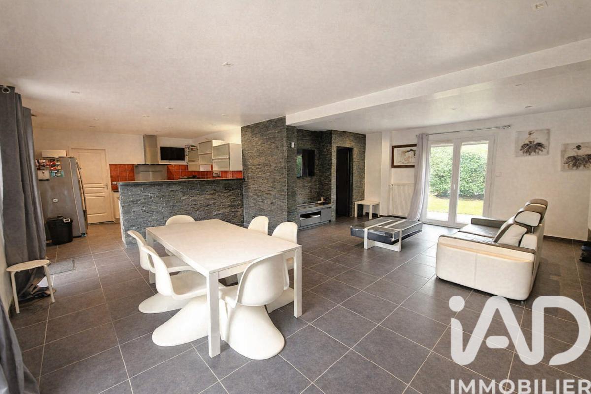 Maison 8 Pièce(s) Mandres-les-Roses