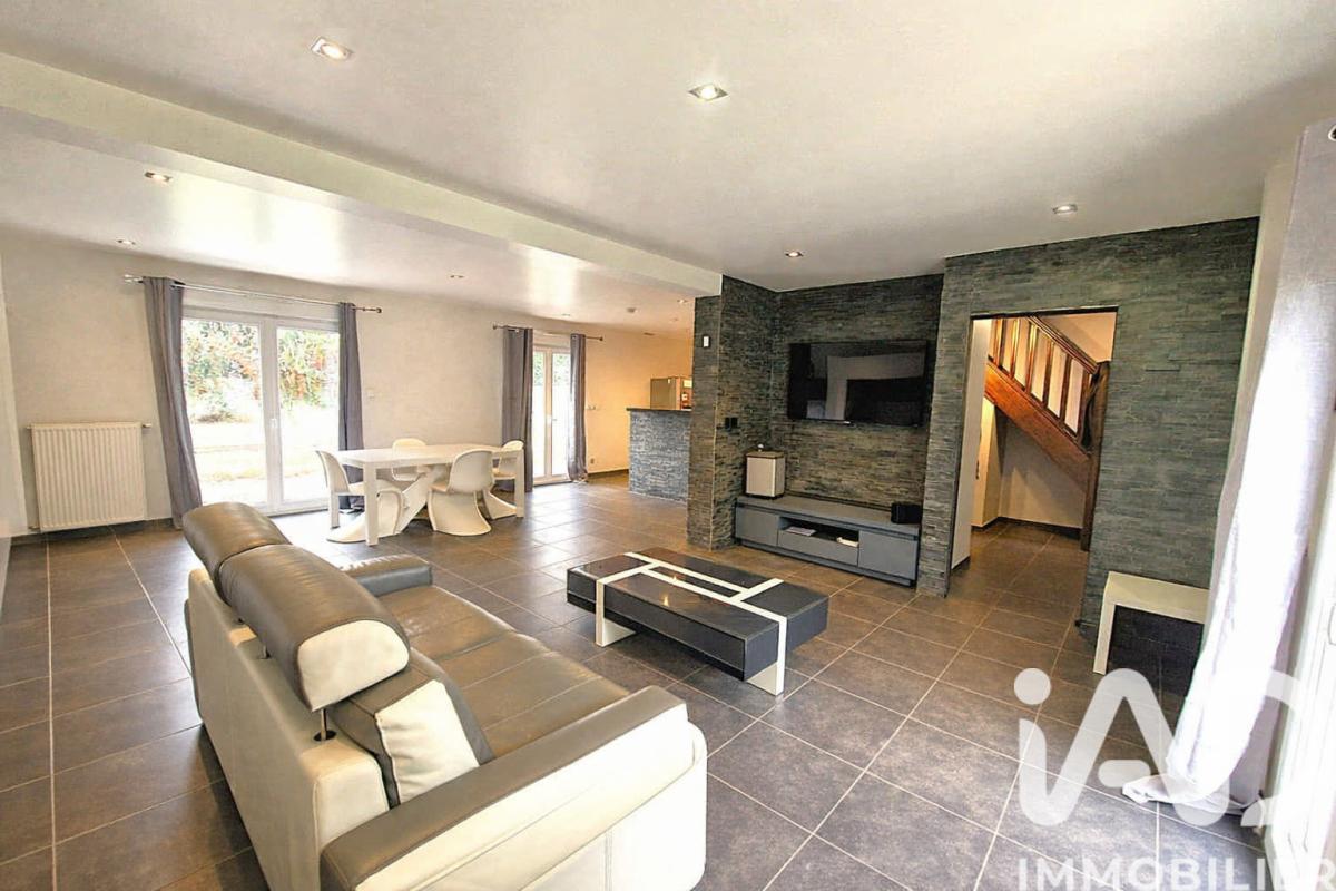 Maison 8 Pièce(s) Mandres-les-Roses