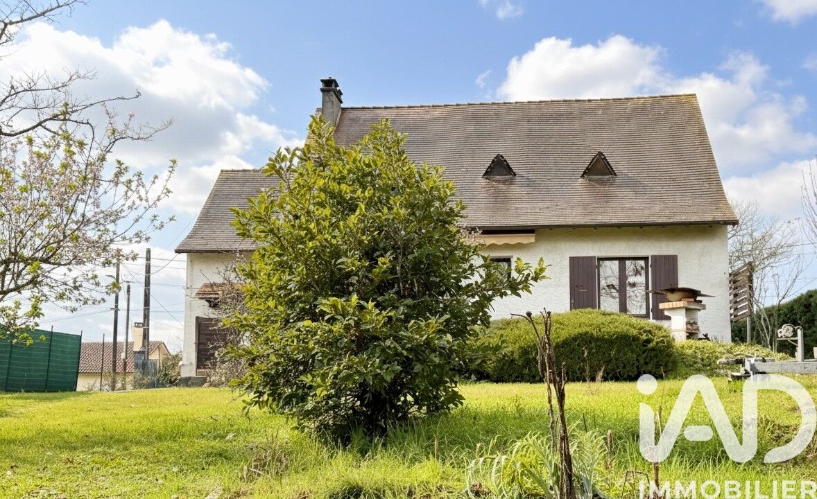 Maison 4 Pièce(s) Saint-Barthélemy-de-Bellegarde