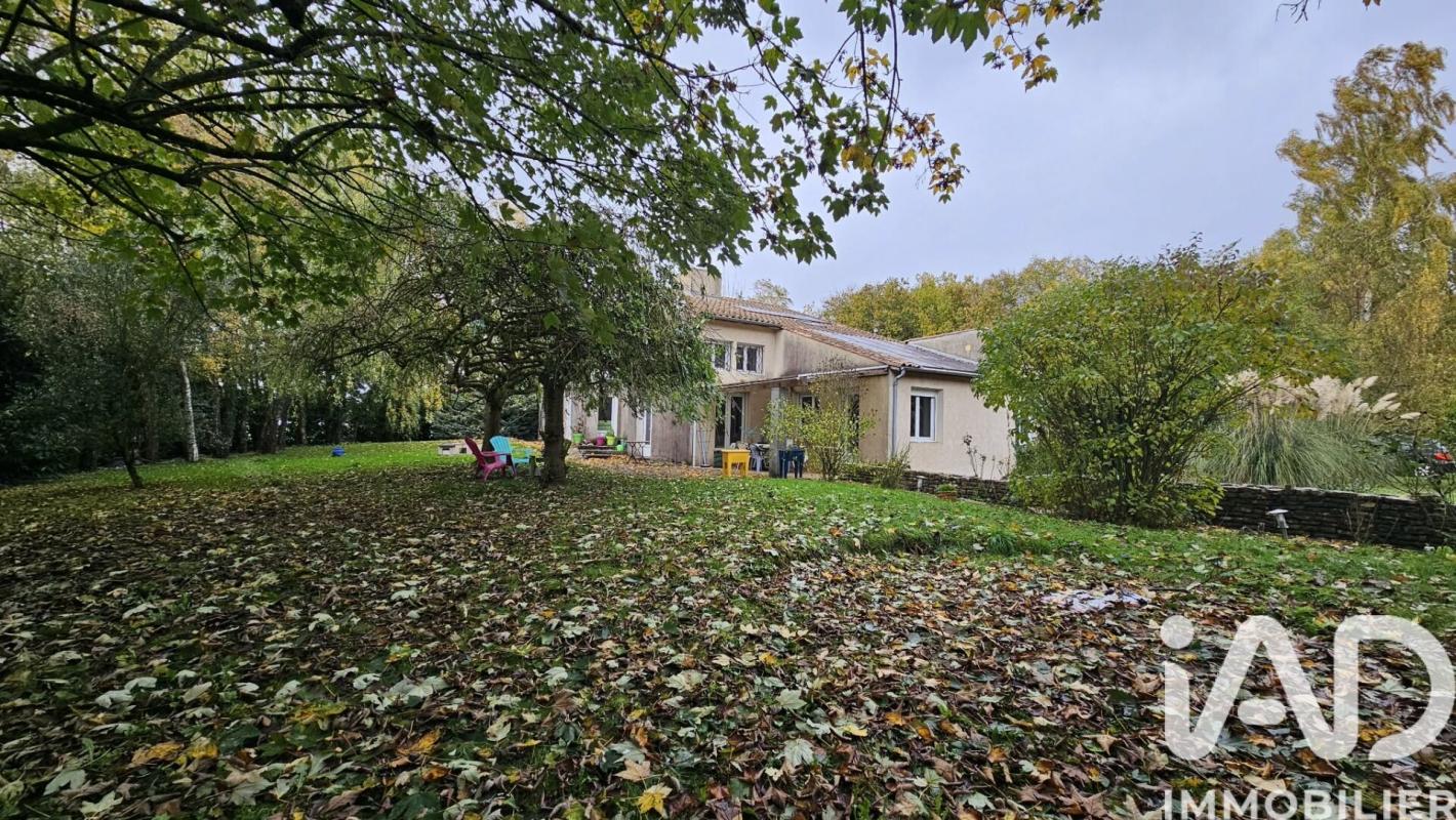 Maison de village 7 Pièce(s) Villefagnan
