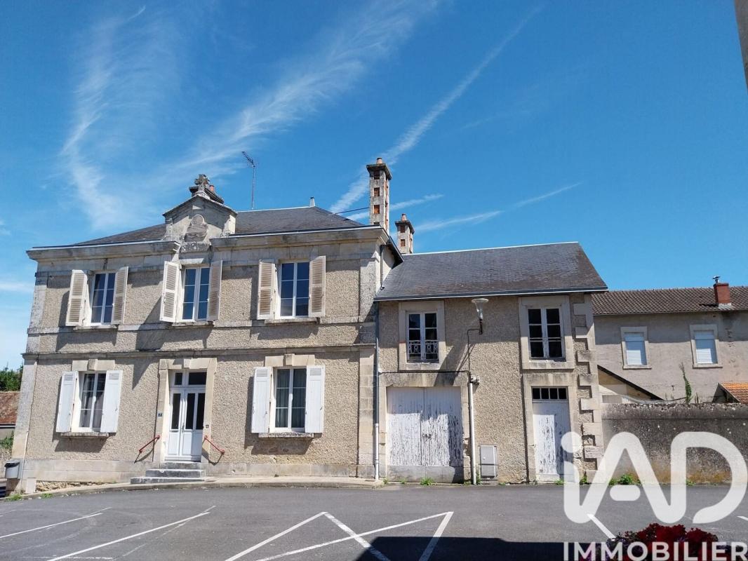 Maison 7 Pièce(s) La Trimouille