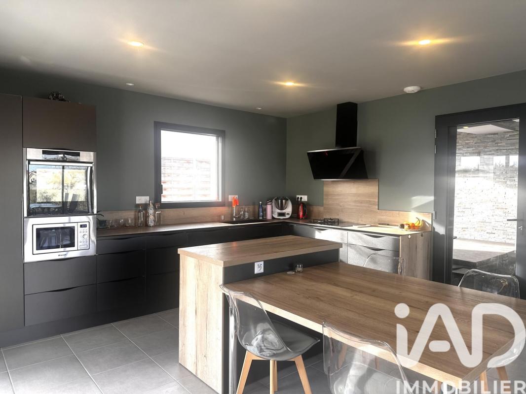 Maison d'architecte 5 Pièce(s) Saint-Marcellin-en-Forez