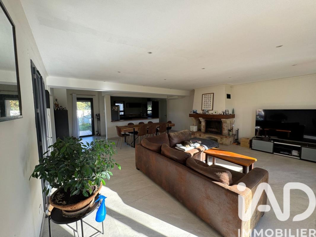 Maison 4 Pièce(s) Cheval-Blanc