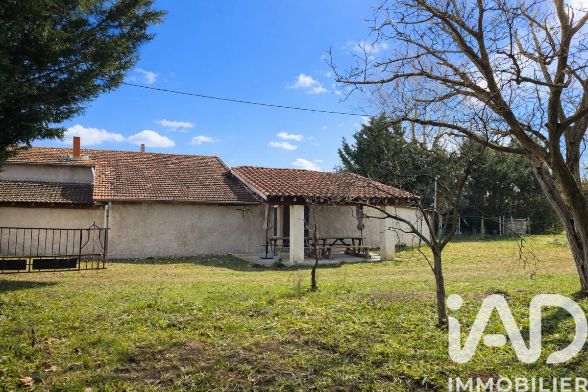 Maison 4 Pièce(s) Saint-Étienne-le-Molard - Photo 1