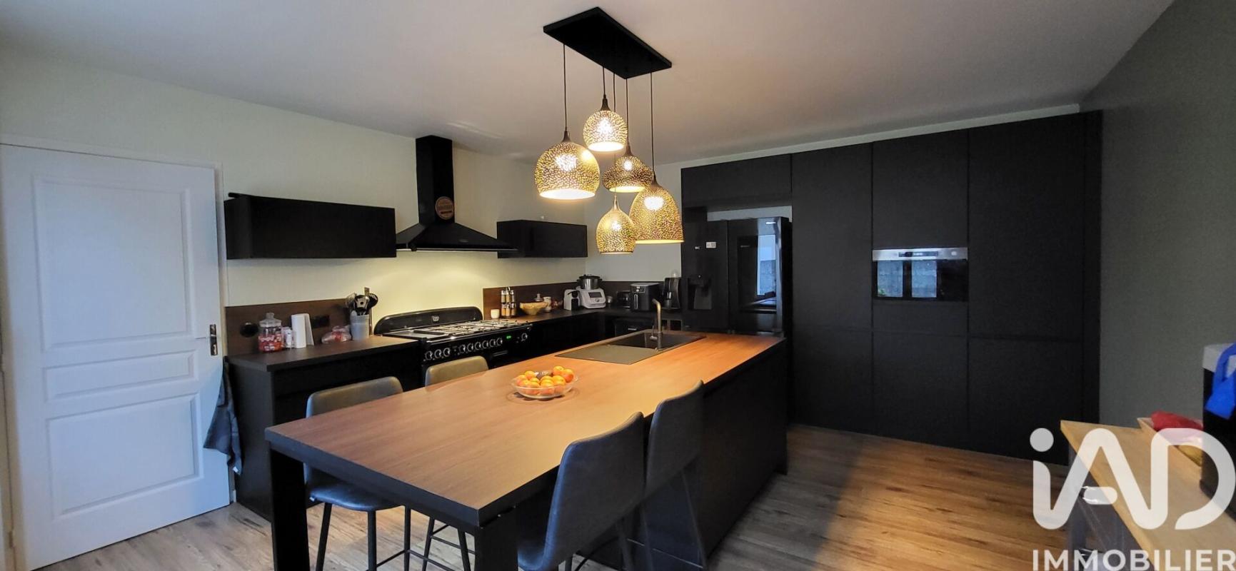 Maison 3 Pièce(s) Chenoise-Cucharmoy