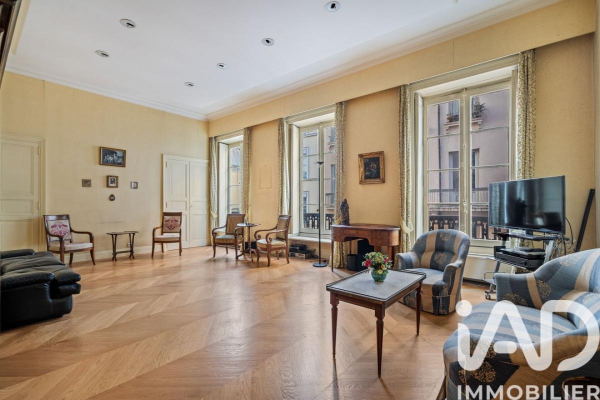 Appartement 5 Pièce(s) Lyon 1er Arrondissement