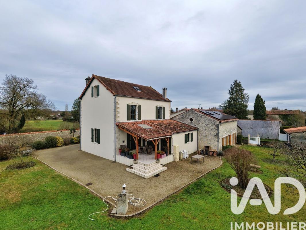 Maison 11 Pièce(s) Mansle - Photo 1