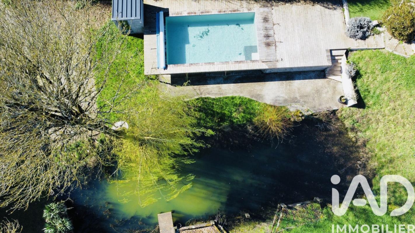 Maison 8 Pièce(s) Le Champ-Saint-Père