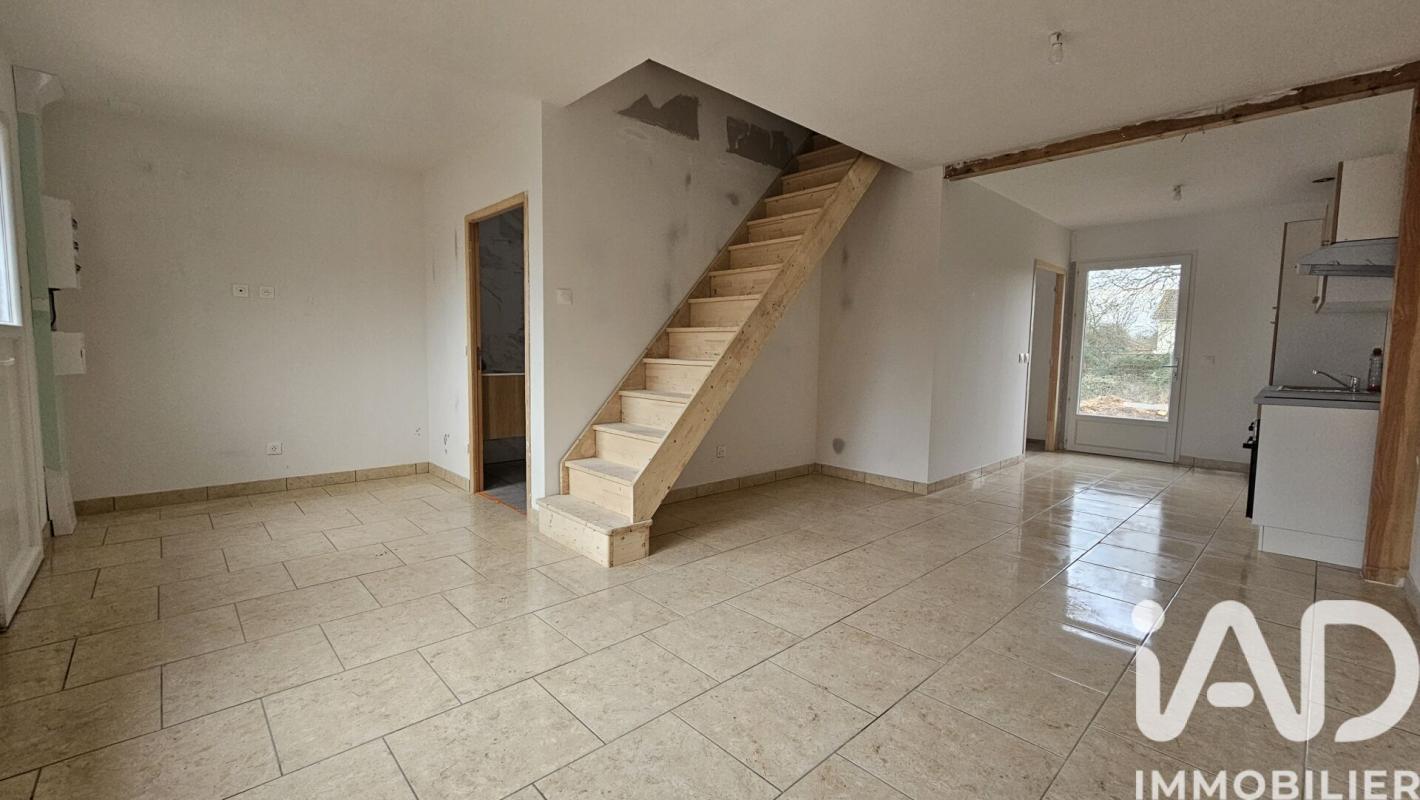 Maison 4 Pièce(s) Villeblevin