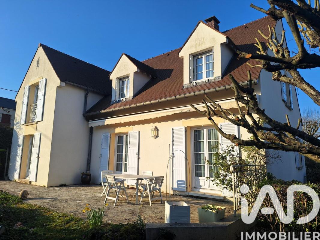 Maison 8 Pièce(s) Montlhéry