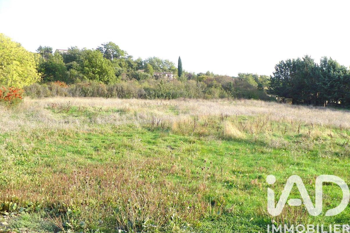 Terrain  Pierrevert