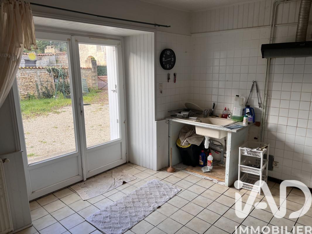 Maison 5 Pièce(s) Salles-de-Villefagnan - Photo 2
