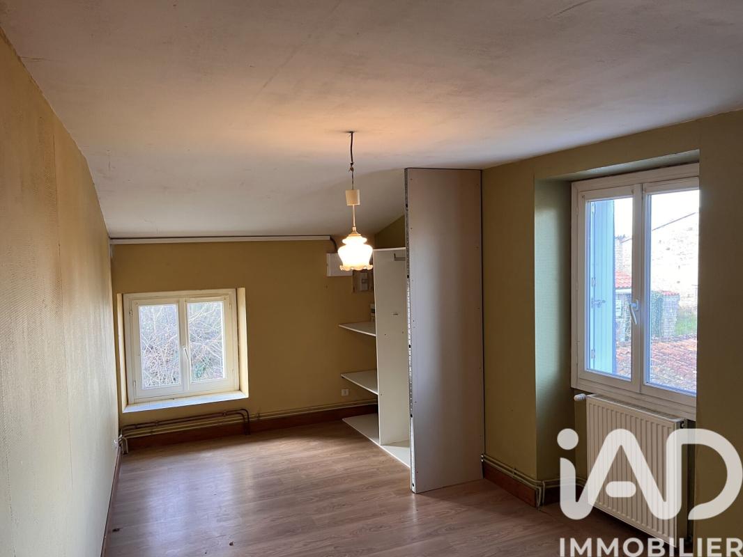 Maison 5 Pièce(s) Salles-de-Villefagnan - Photo 17