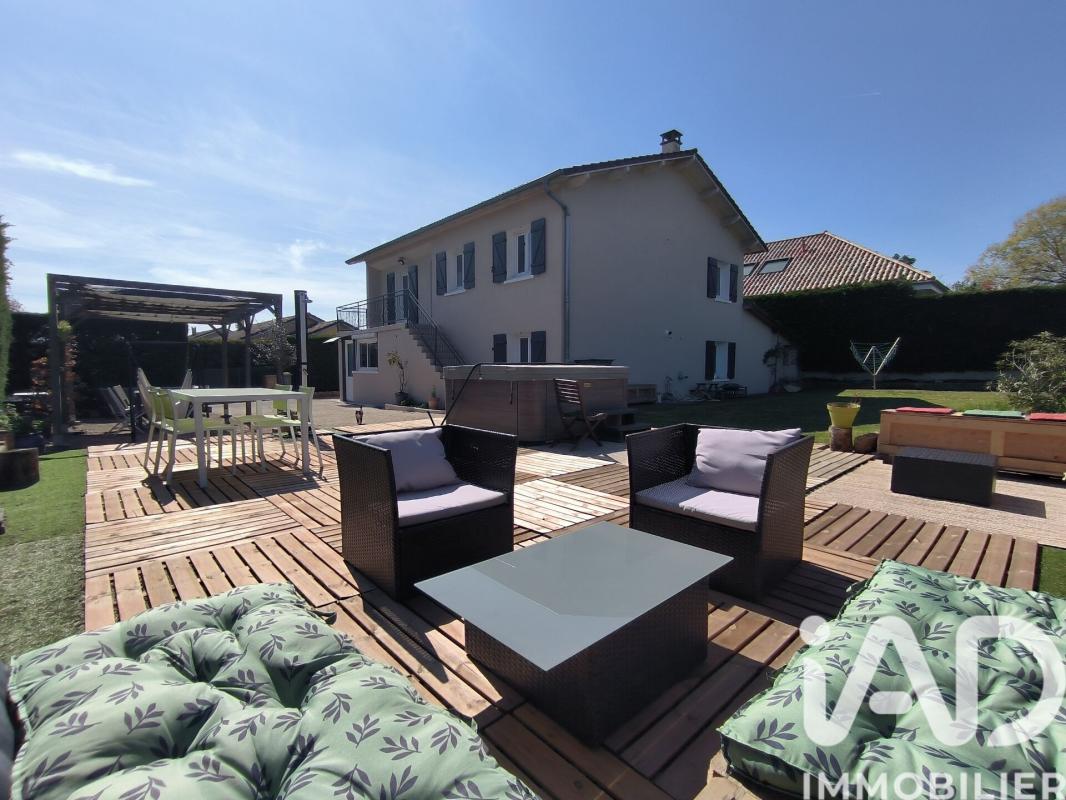 Maison 8 Pièce(s) Arnas