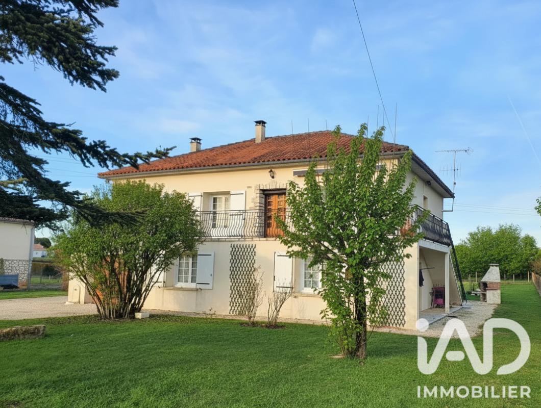 Maison 8 Pièce(s) Chasseneuil-sur-Bonnieure