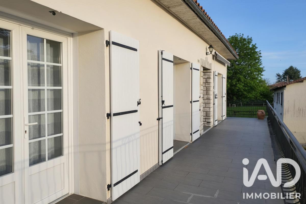 Maison 8 Pièce(s) Chasseneuil-sur-Bonnieure - Photo 2