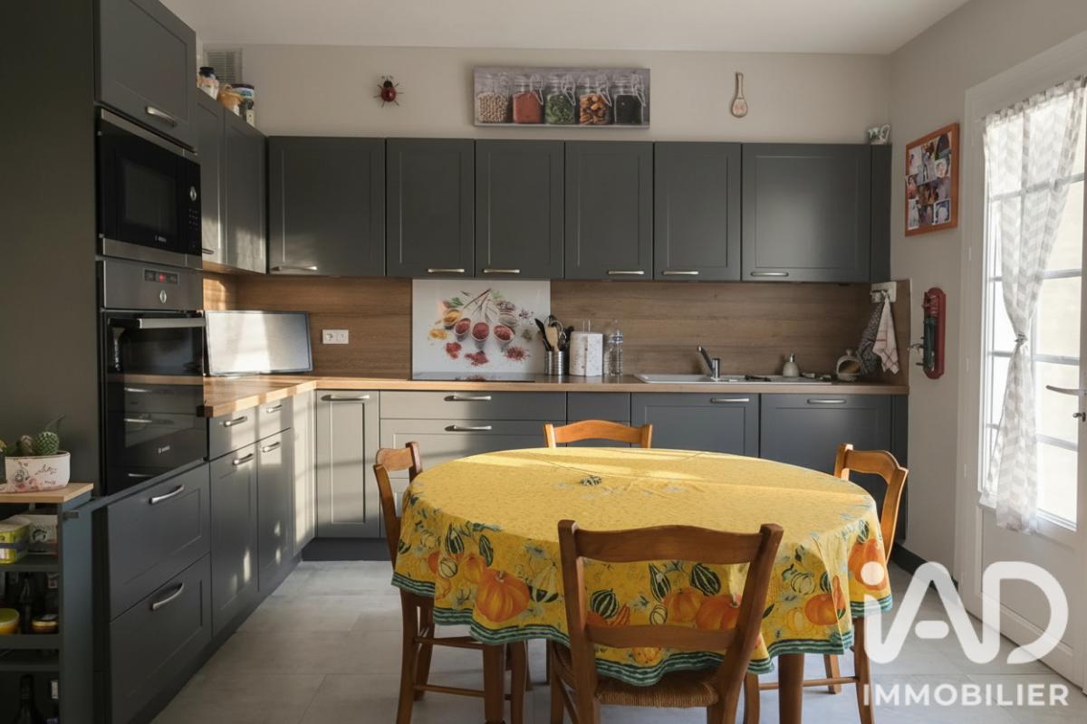 Maison 8 Pièce(s) Chasseneuil-sur-Bonnieure - Photo 3