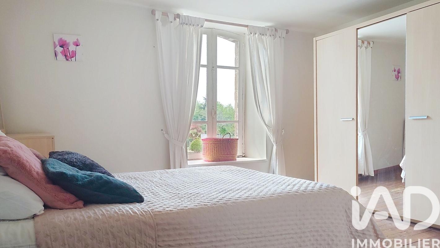 Maison de village 3 Pièce(s) Bazouges-la-Pérouse