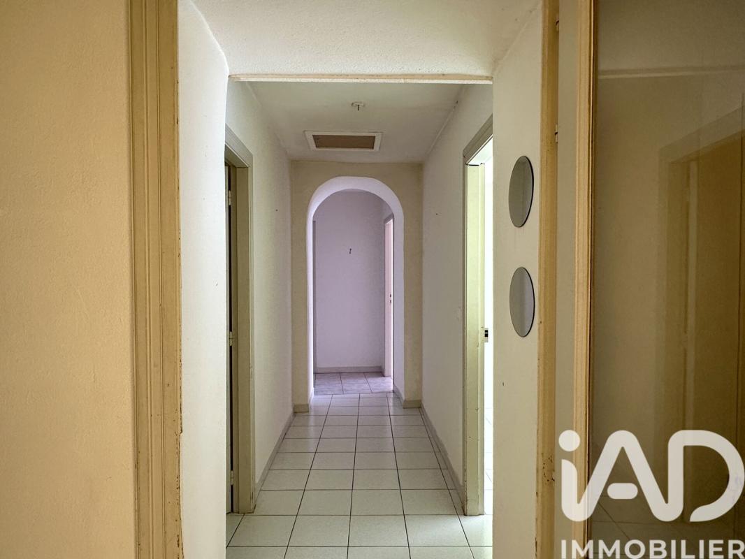 Maison 12 Pièce(s) Saint-Saturnin-de-Lucian - Photo 11