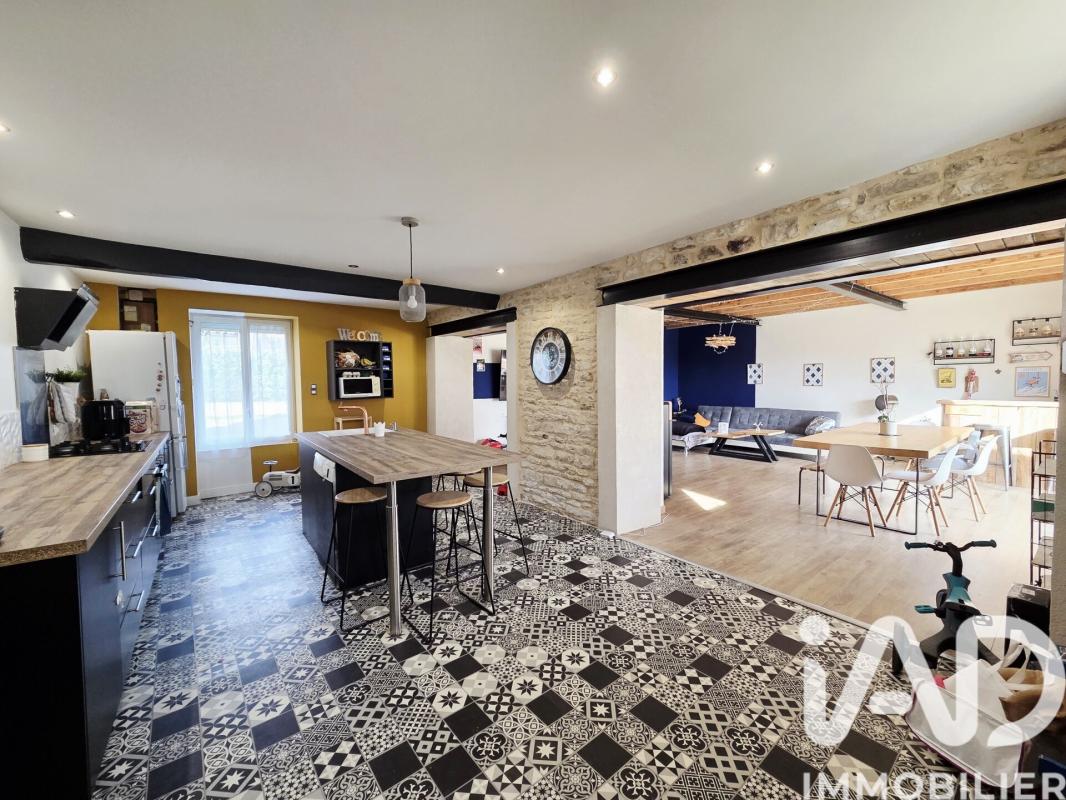 Maison longère 5 Pièce(s) Champigny en Rochereau