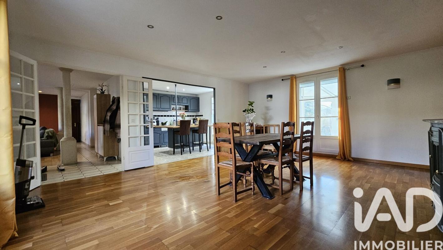 Maison 7 Pièce(s) Donnemarie-Dontilly