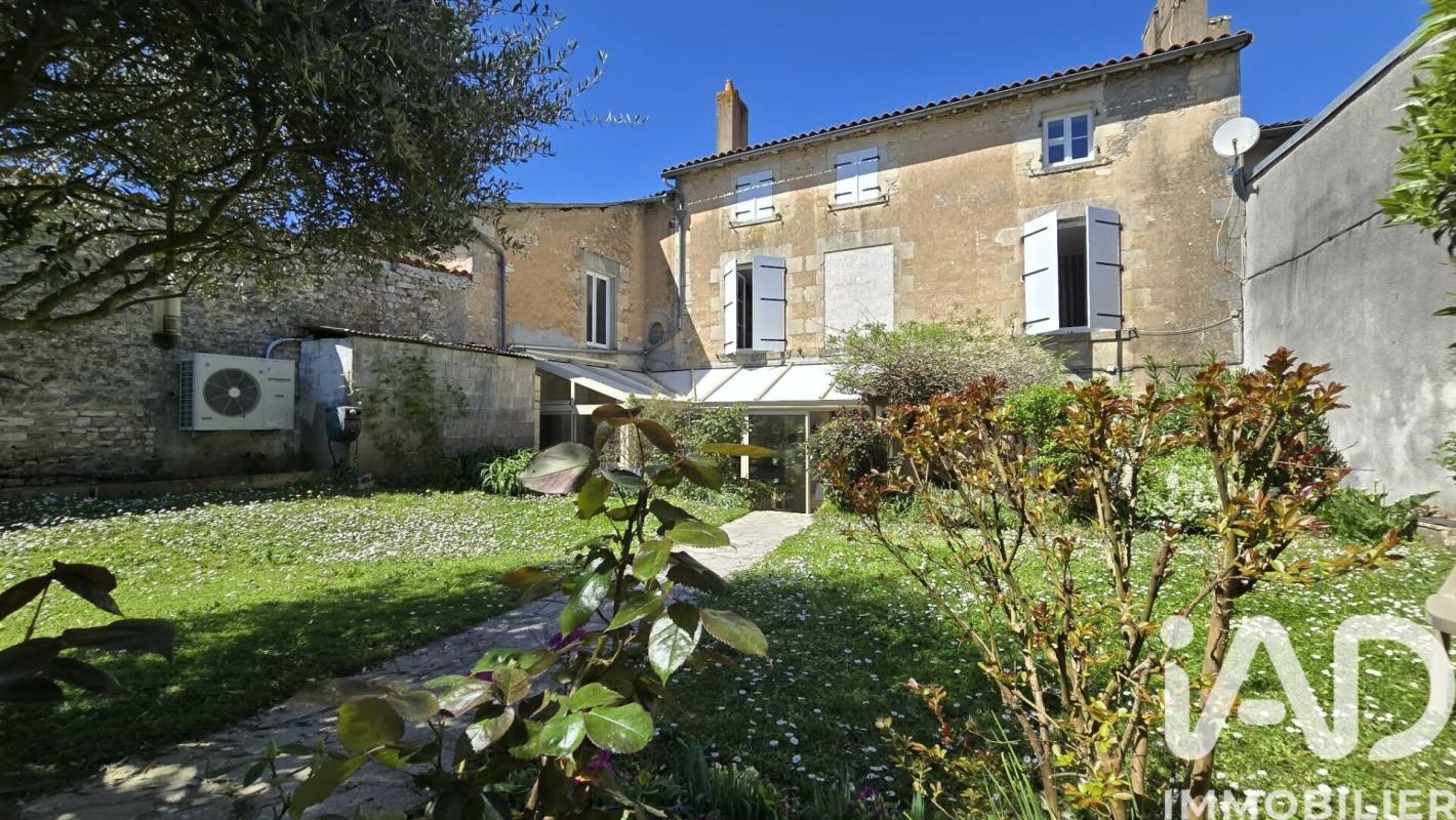 Maison 8 Pièce(s) Valence-en-Poitou - Photo 1