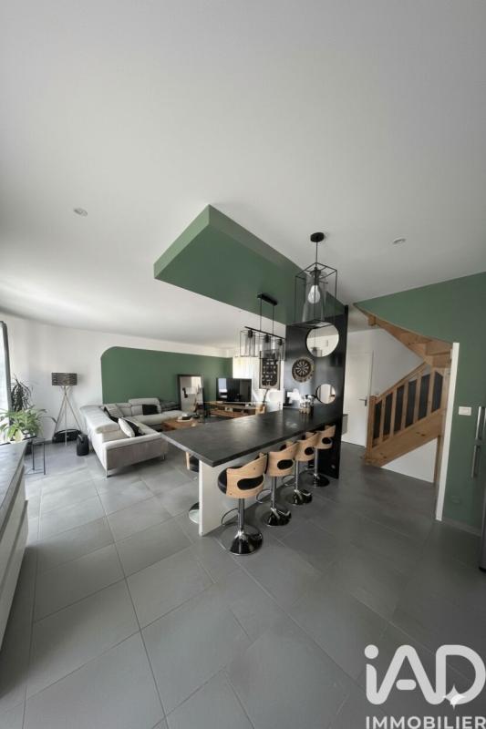 Maison 4 Pièce(s) Échillais