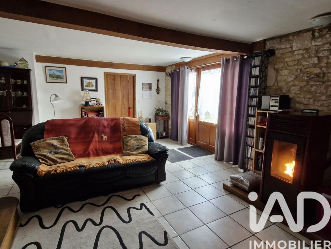 Maison 12 Pièce(s) Beaulieu-sur-Sonnette - Photo 1