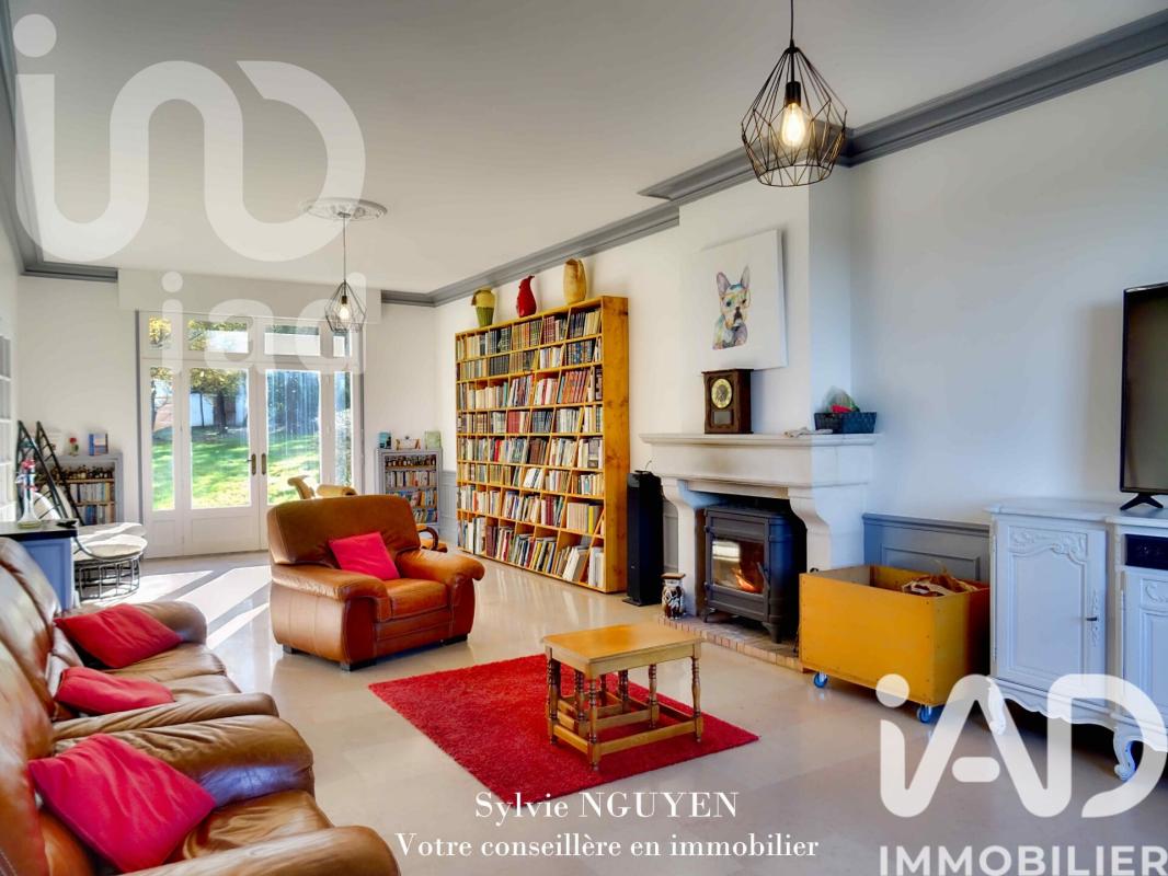 Maison 12 Pièce(s) Roullet-Saint-Estèphe - Photo 1