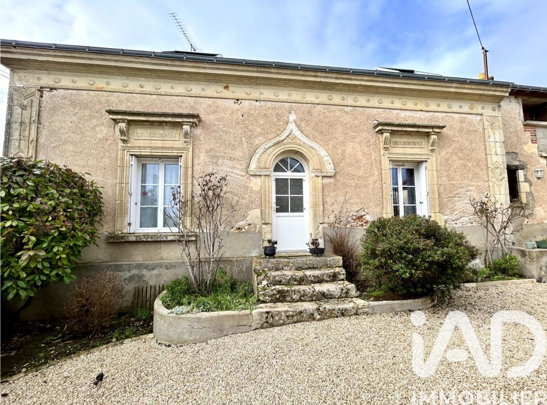 Maison de ville 5 Pièce(s) Neuillé-le-Lierre