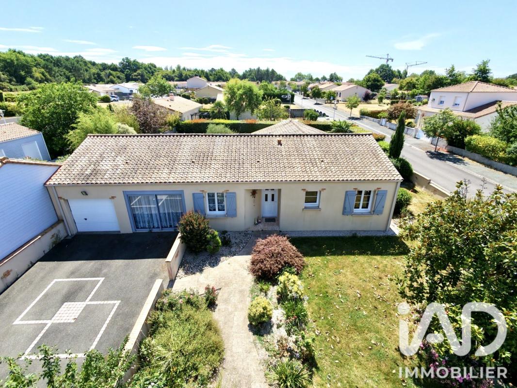 Maison 6 Pièce(s) Saint-Étienne-du-Bois