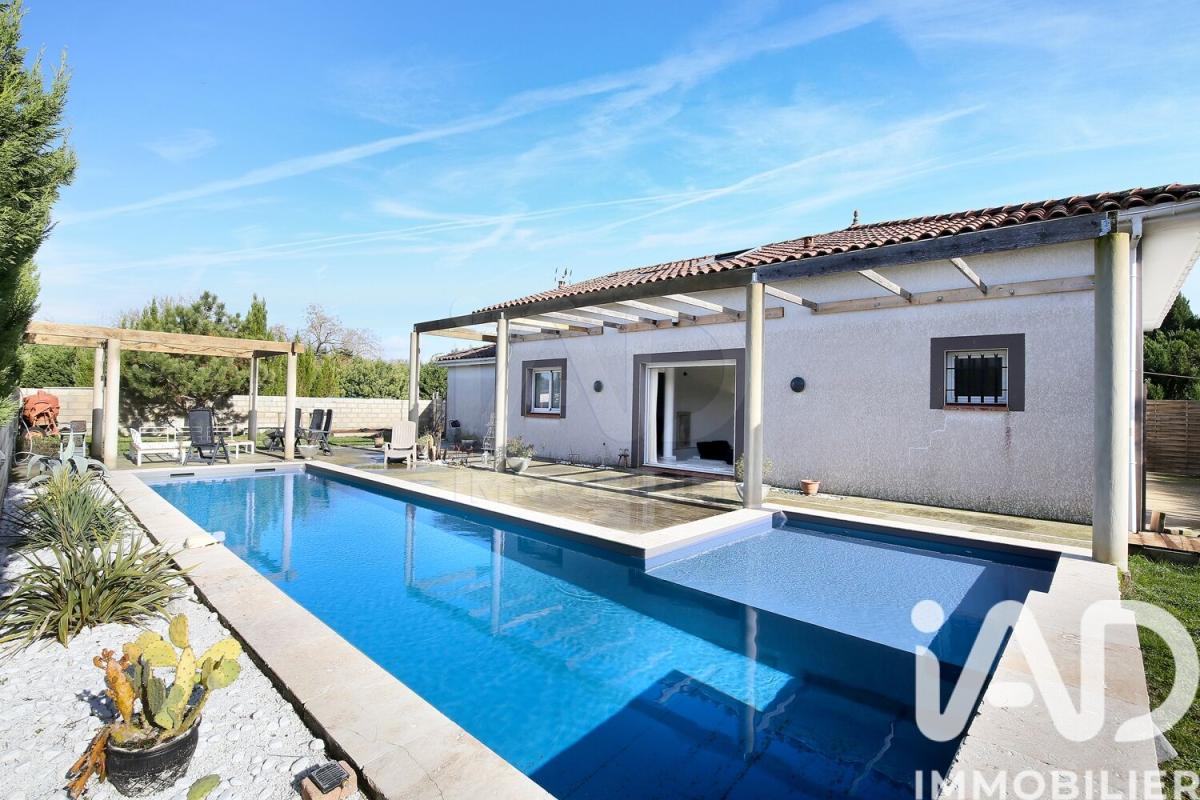 Maison 4 Pièce(s) Gratentour