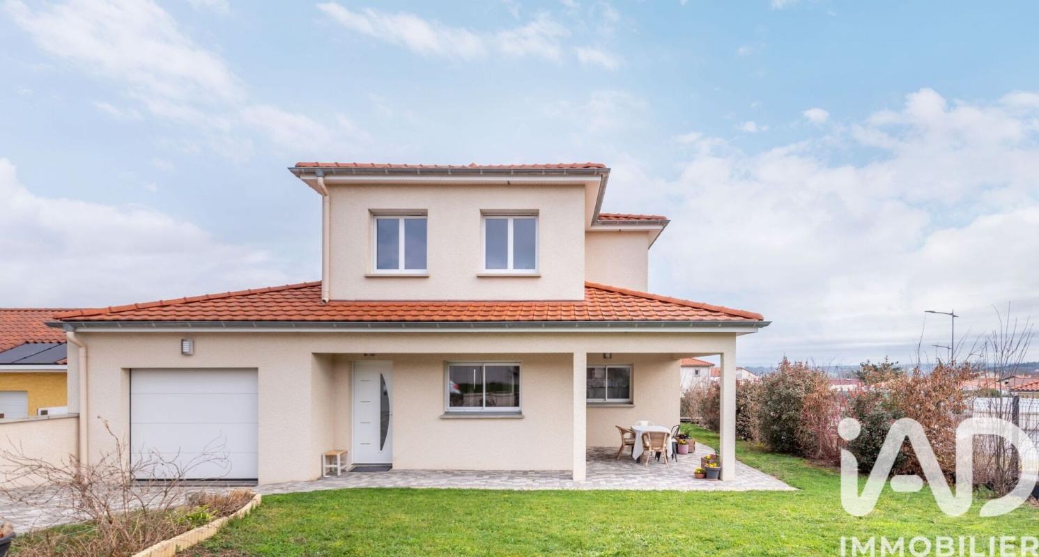 Maison 5 Pièce(s) Commelle-Vernay