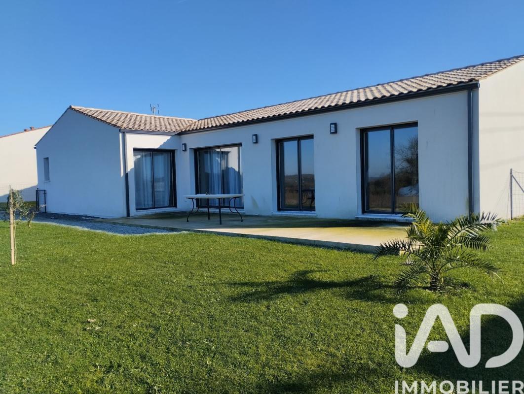 Maison 5 Pièce(s) Corme-Royal