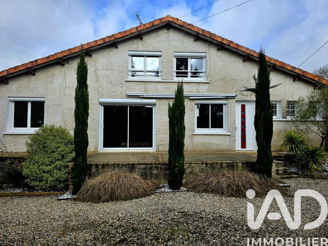 Maison 9 Pièce(s) Saint-Genis-d'Hiersac - Photo 3