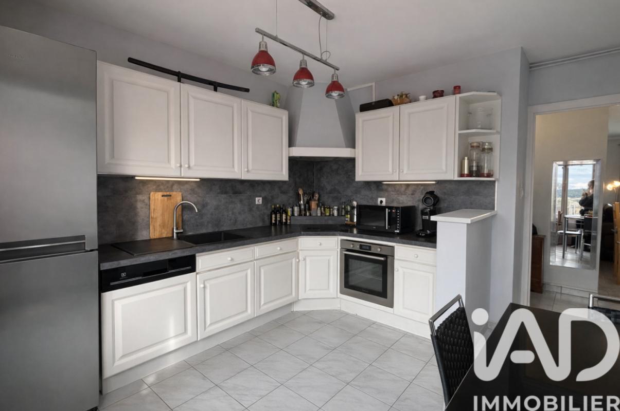 Appartement 4 Pièce(s) Décines-Charpieu