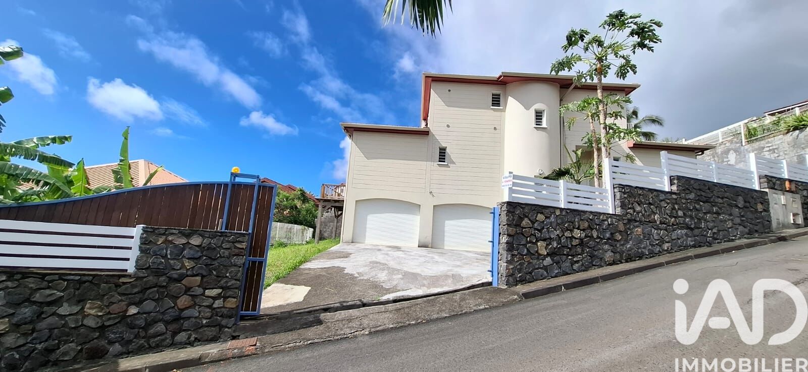 Maison traditionnelle 9 Pièce(s) La Possession