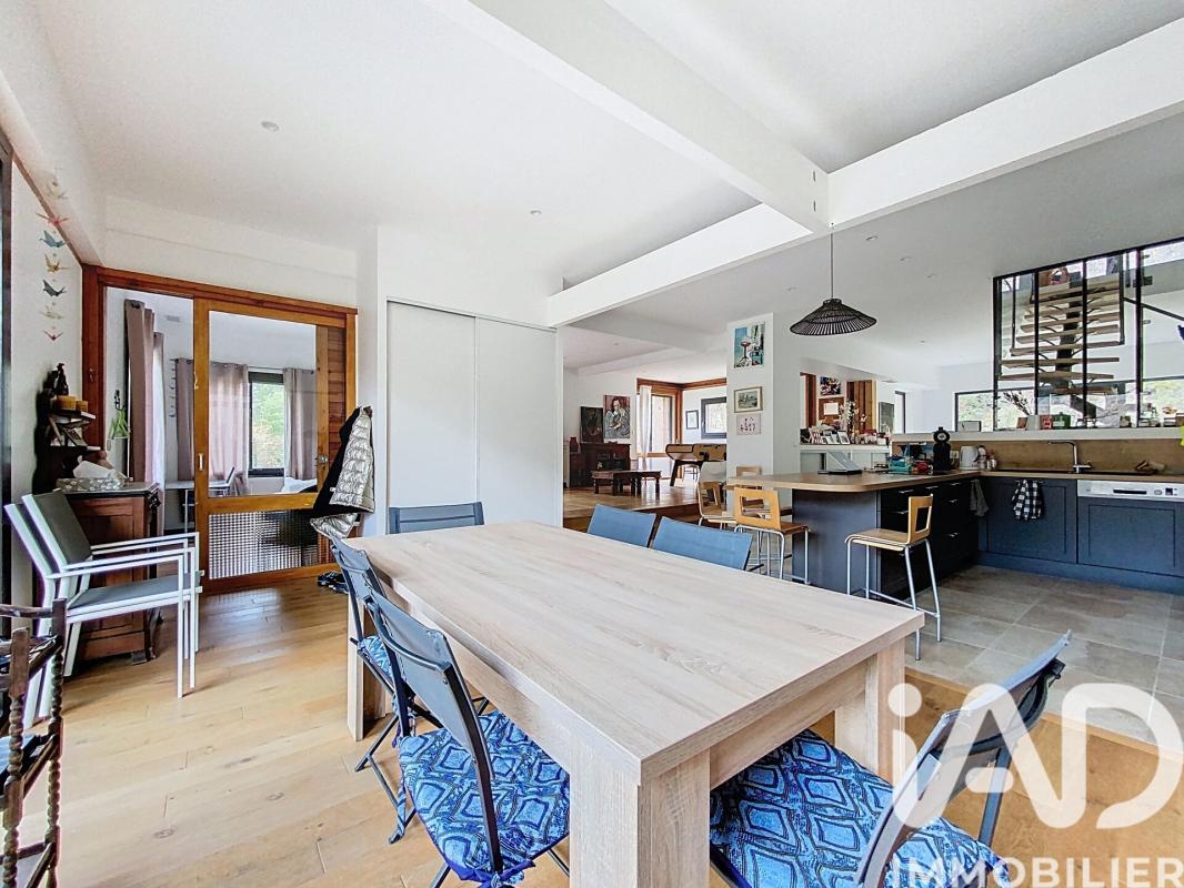 Maison traditionnelle 8 Pièce(s) Le Poët-Laval