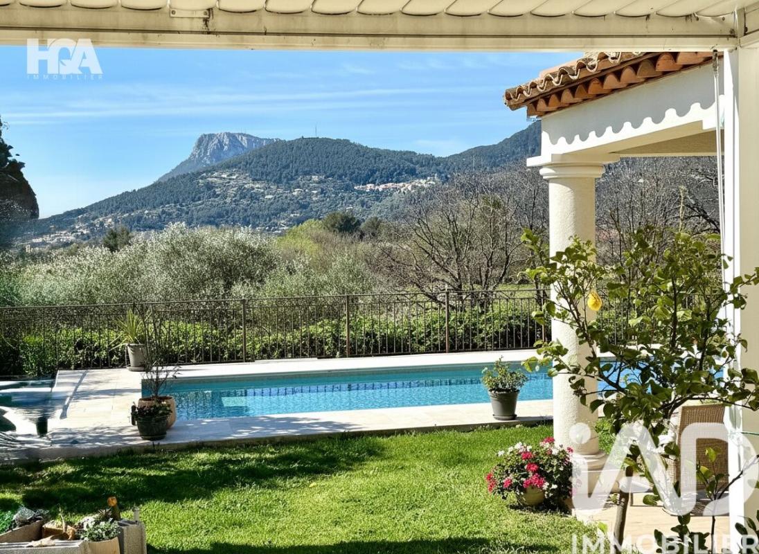 Maison 8 Pièce(s) Solliès-Pont