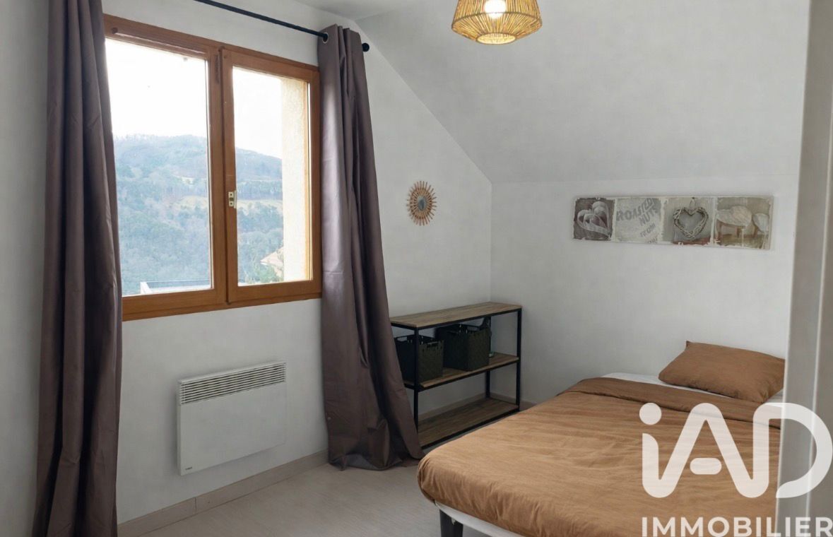 Maison 7 Pièce(s) La Salle-en-Beaumont