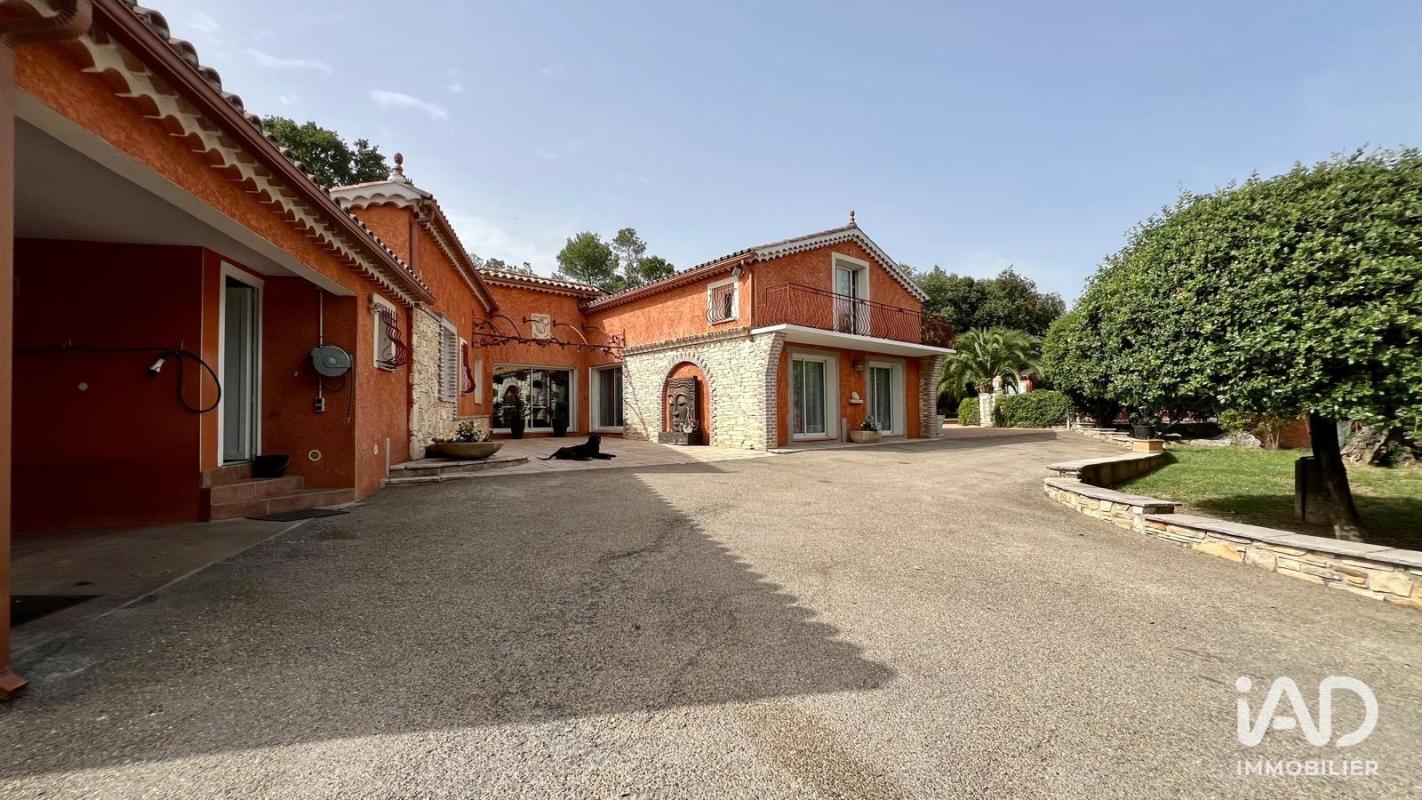 Maison 4 Pièce(s) Saint-Privat-des-Vieux