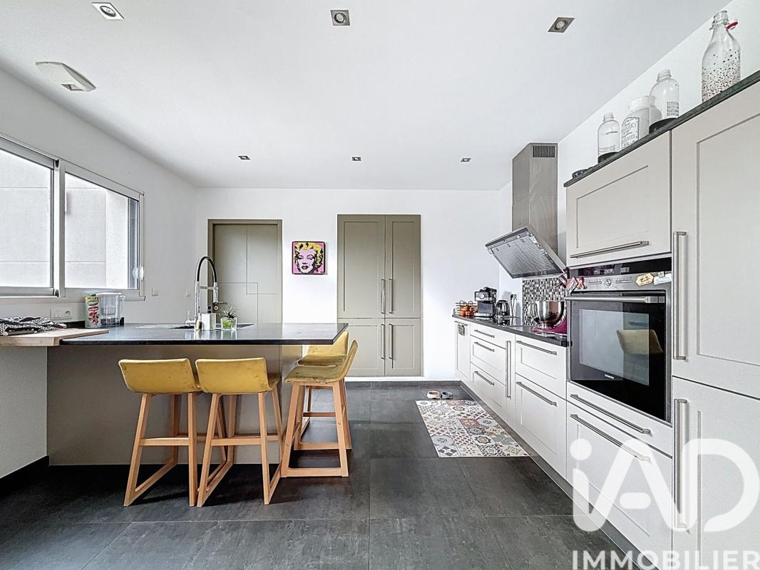 Maison traditionnelle 7 Pièce(s) Sucé-sur-Erdre